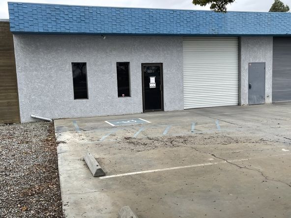 Space B: 1525 E Acequia Ave Spc B, Visalia, CA 93292